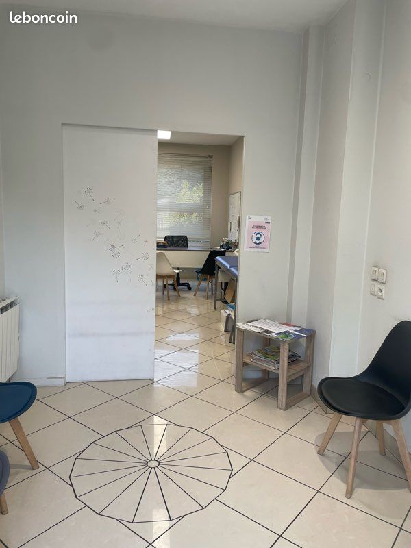 LOCAL PROFESSIONNEL 35m2 à Louer (image 1)