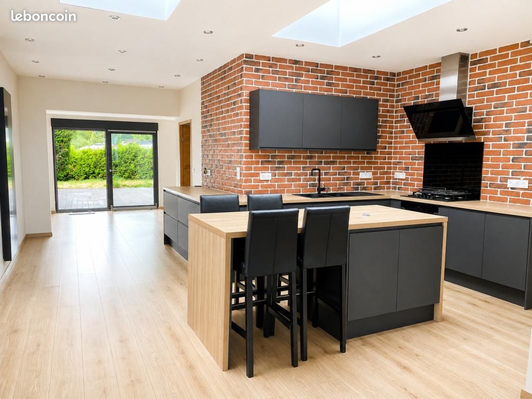 Maison 5 pièces 146 m² · à Raismes · 146 m² · 1 200 €/mois