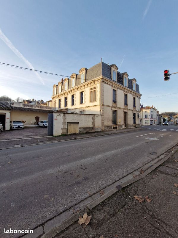 Immeuble 801 m² · à Joinville · 801 m² · 336 000 €