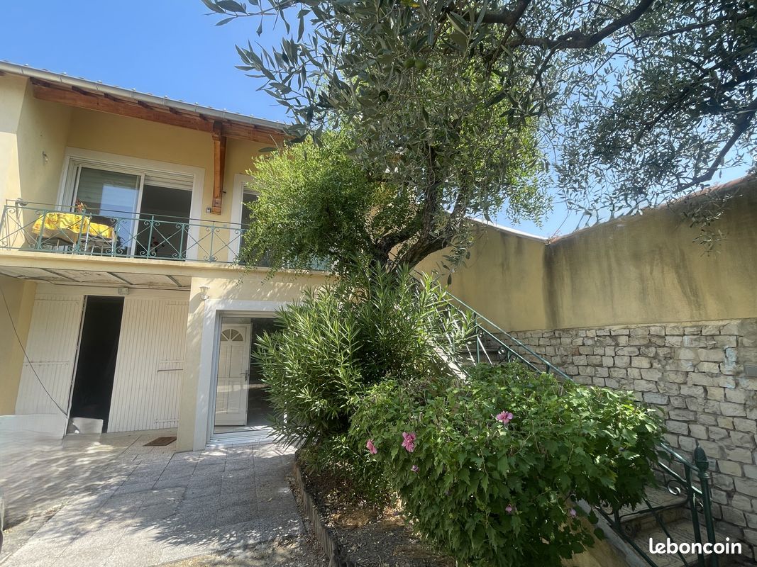Maison 6 pièces 150 m² · à Vaison-la-Romaine · 150 m² · 475 000 €