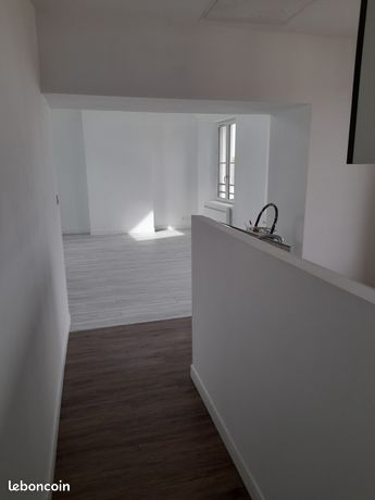 https://img.leboncoin.fr/api/v1/lbcpb1/images/cc/28/a8/cc28a8ed94a696d076e91c2821d05732628488d2.jpg?rule=ad-image