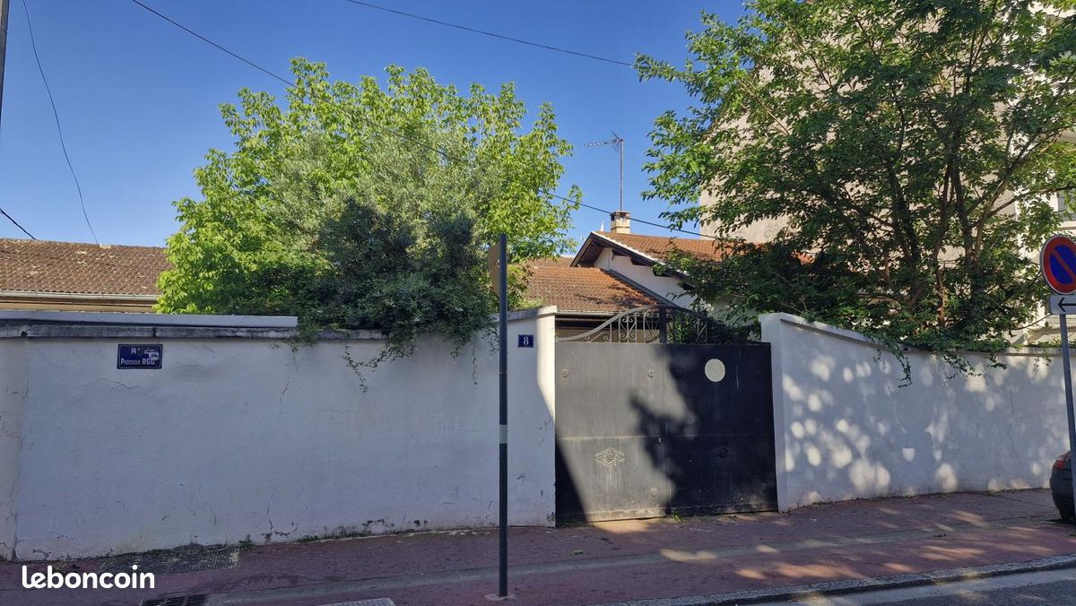 Appartement 1 pièce 9 m² · à Vénissieux · 9 m² · 500 €