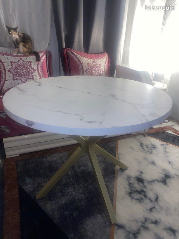 Table (image 3)