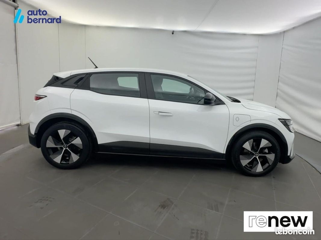 Renault Megane E-Tech Electric EV60 220ch Equilibre optimum charge (image 4)