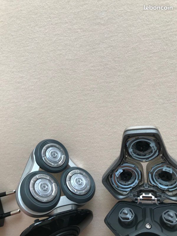 Rasoir PHILIPS S9000 Prestige + 1 tête de rechange en plus ,comme neuf (image 16)