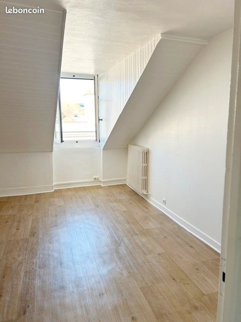 Appartement 2 pièces 25 m² · à Versailles · 24,8 m² · 890 €/mois