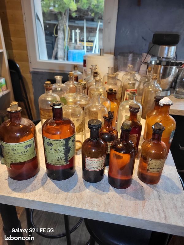 Bouteilles anciennes de pharmacie s (image 1)