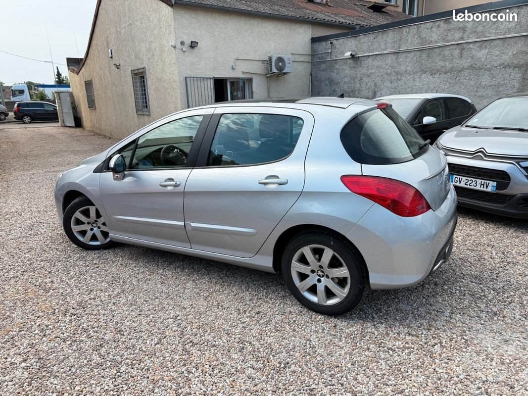 Peugeot 308 1,6 e-hdi 112 ch premier 12/11 (image 4)