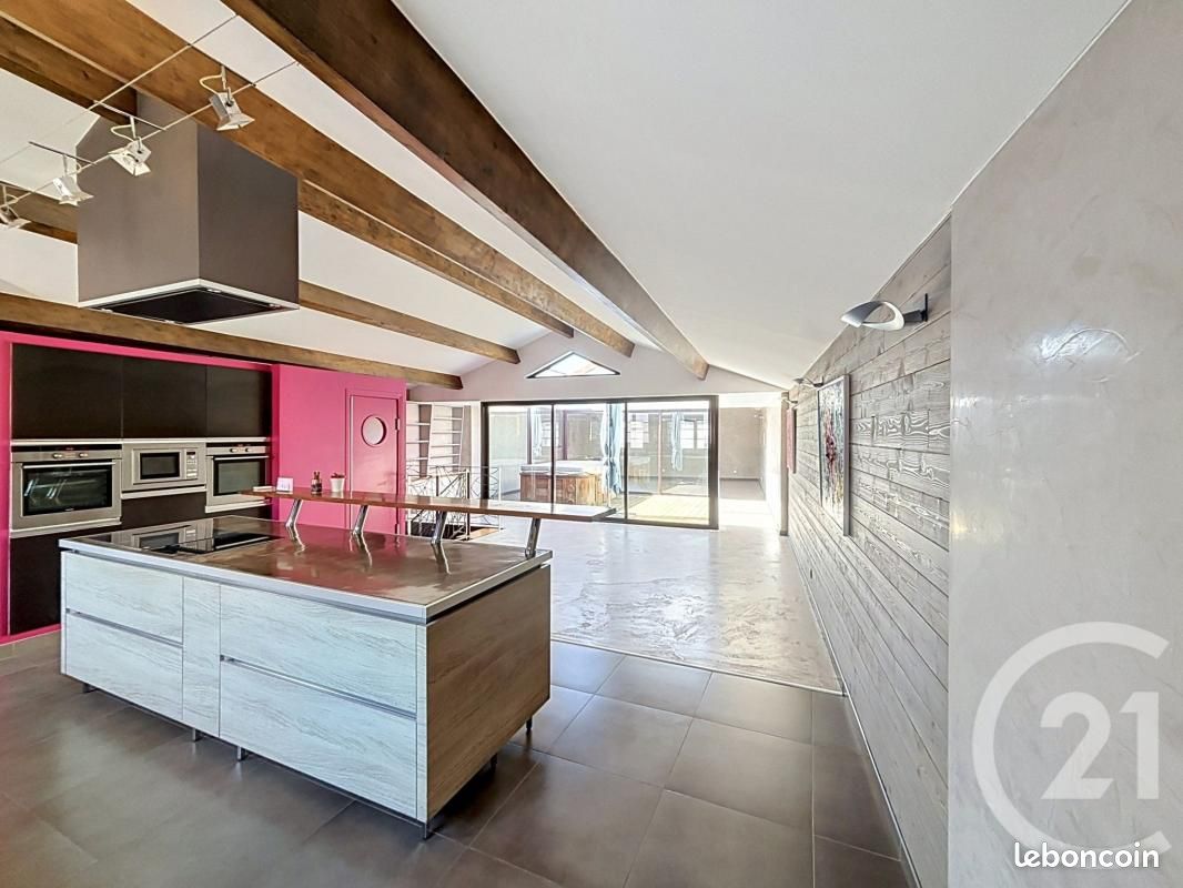 Maison 6 pièces 235 m² · à Riom · 235 m² · 419 000 €