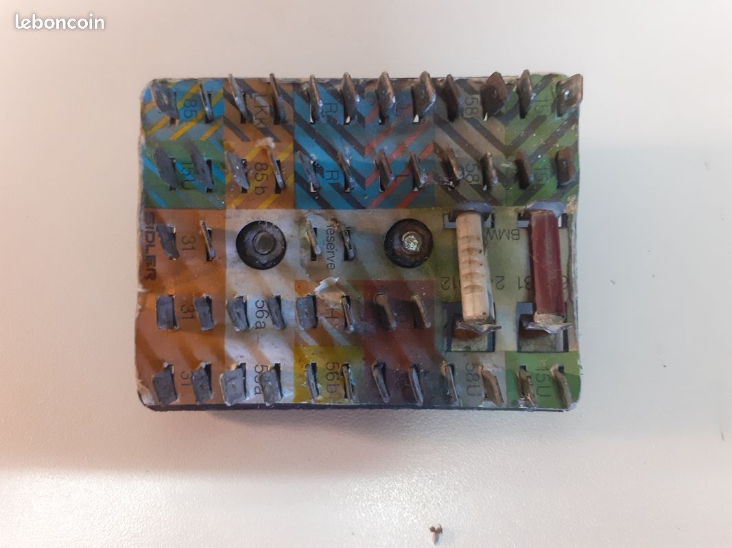 BORNIER DE PHARE BMW SERIE 6 et 7 (image 1)
