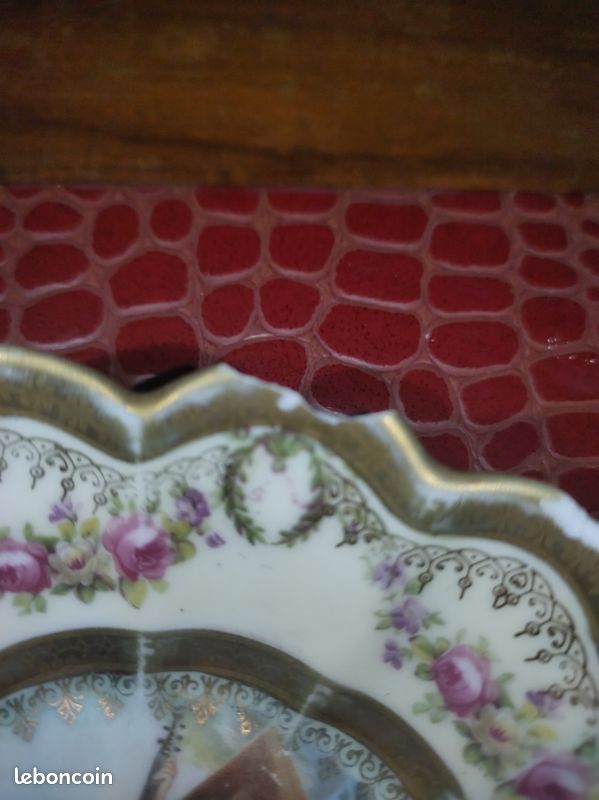Assiette en Porcelaine Royale de Vienne (image 2)