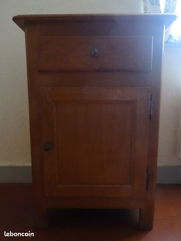 Petit meuble en bois massif (image 1)