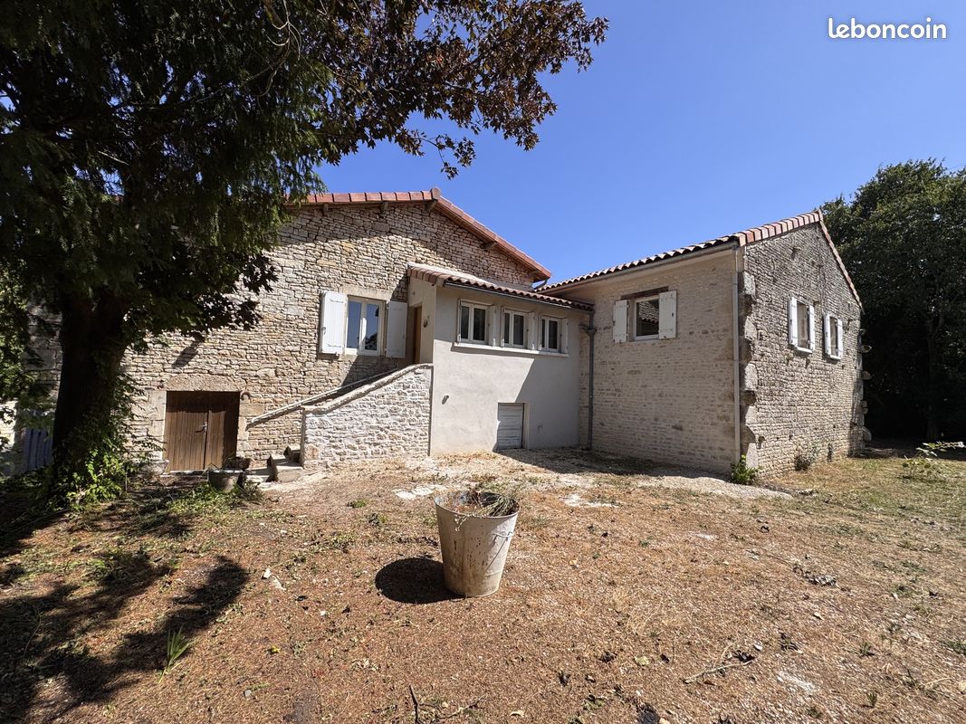 Maison 4 pièces 108 m² · à Saint-Groux · 108 m² · 123 000 €