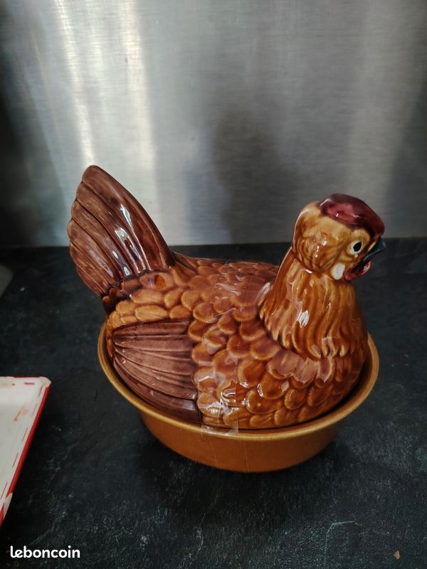 Terrine en forme de poule en majolique (image 2)