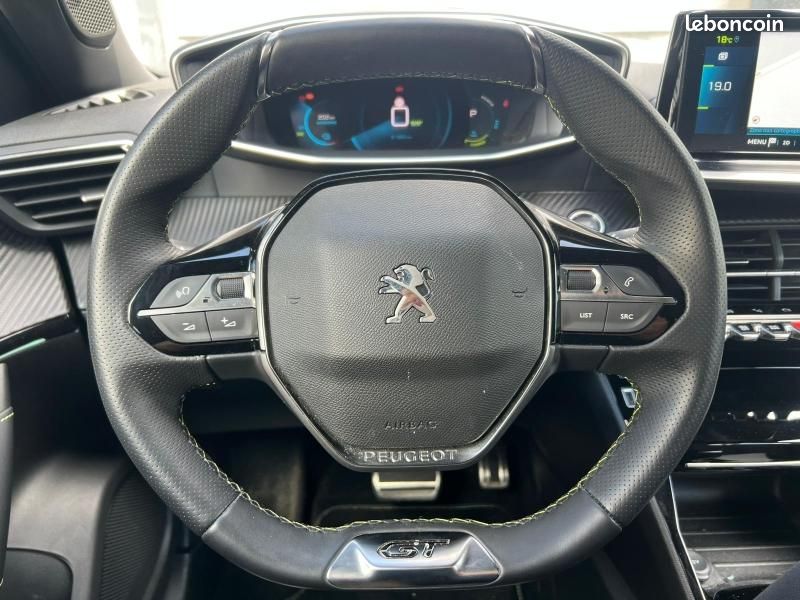 Peugeot 2008 e-2008 136ch GT (image 20)