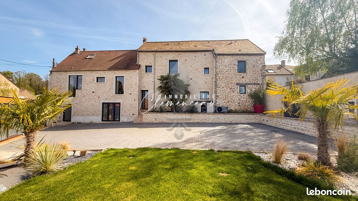 Maison 8 pièces 274 m² · à Vernouillet · 274 m² · 699 000 €