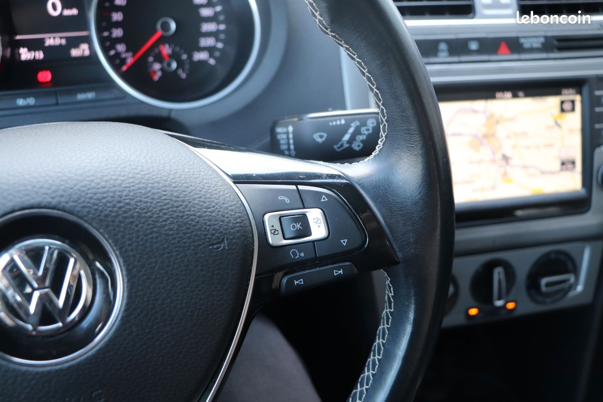 Volkswagen polo 1.2 tsi 90 lounge (image 23)