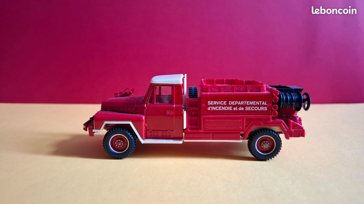 Miniature Solido 1/50 – Camion ACMAT VLRA Ambulance Armée Française – Neuf