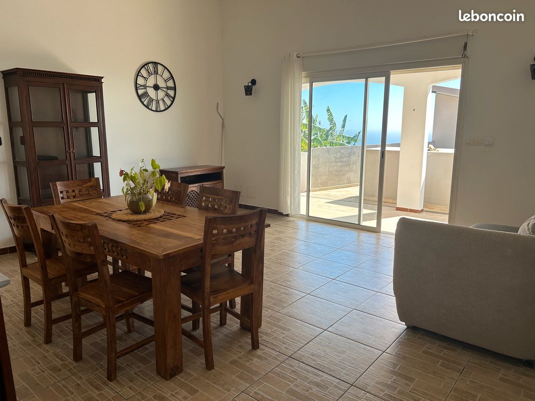 Maison 4 pièces 100 m² · à Saint-Denis · 100 m² · 1 500 €