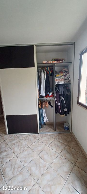 Placard 2 portes coulissantes (image 1)