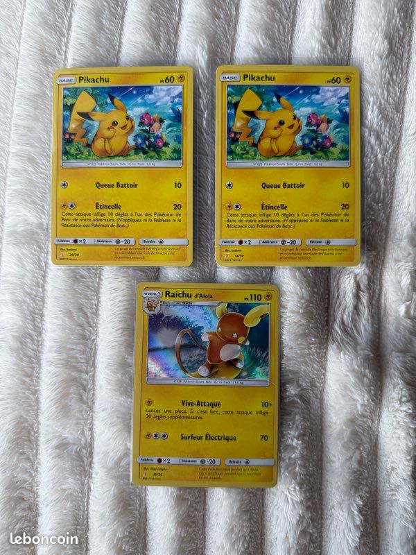 Lot de 3 cartes Pokémon Pikachu & Raichu d’Alola – Kit du Dresseur (image 1)