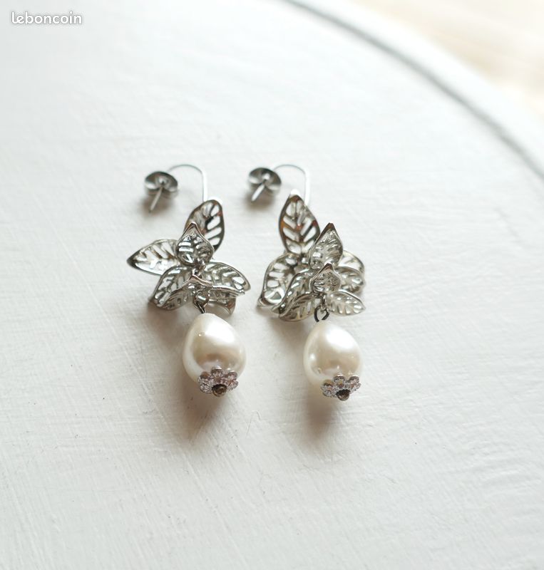 Achetez Boucles d'oreilles Perle Blanche