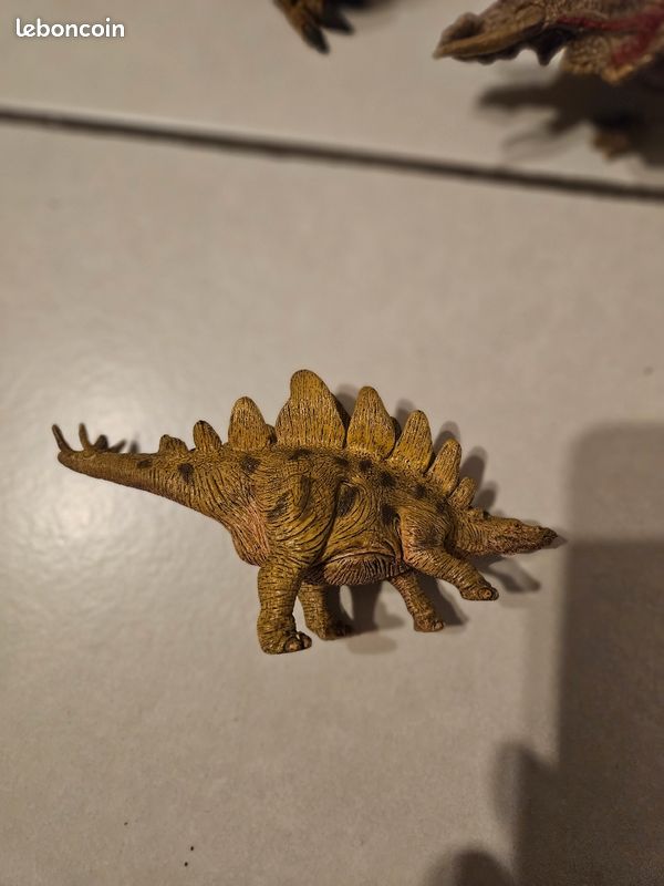 Figurine dinosaures (image 2)