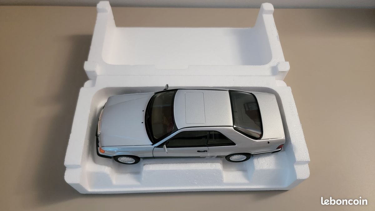 Mercedes 300 CE-24 Coupé 1990 Norev 1/18 – Gris Argent, Miniature Neuve Sous Emballage