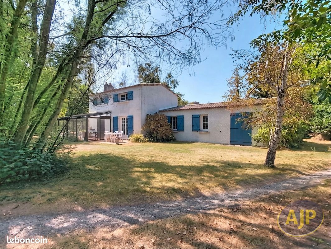 Maison 9 pièces 190 m² · à Vieillevigne · 190 m² · 335 000 €