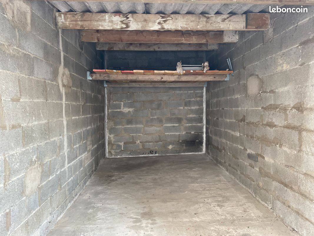 Vends garage ferme · à Marseille · 23 000 €