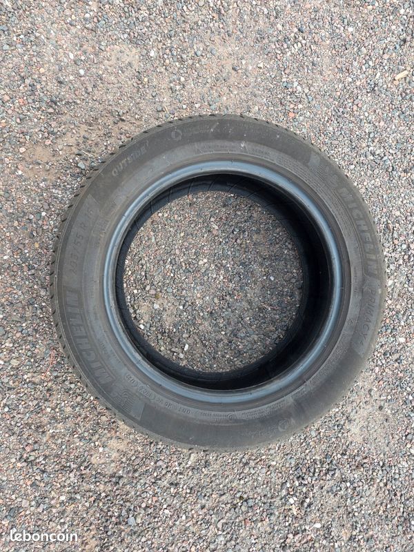 Pneus Michelin 205 55 R16 (image 2)