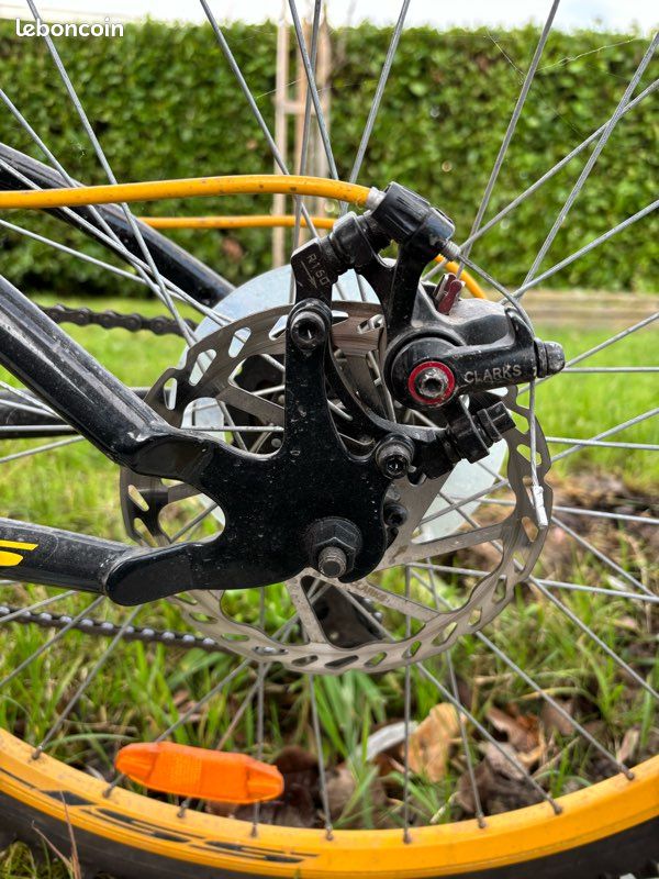Vélo adulte tout suspendu (image 4)