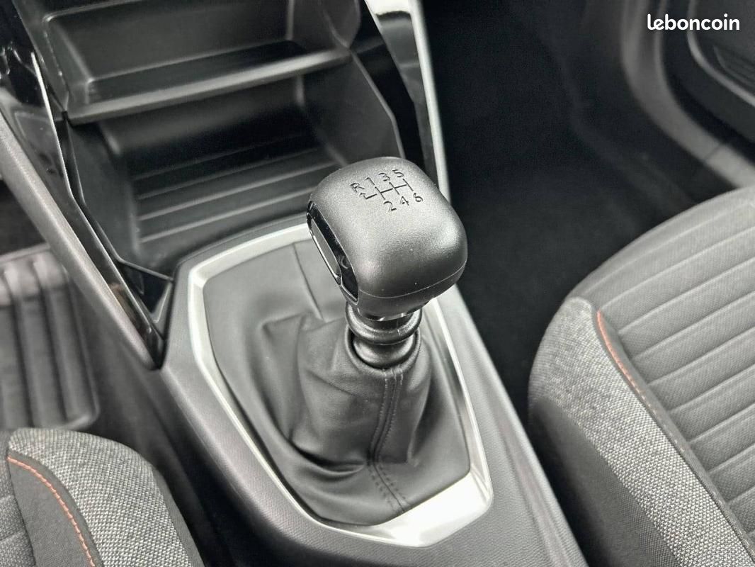 Peugeot 2008 PureTech 100 S&S BVM6 - Active (image 14)