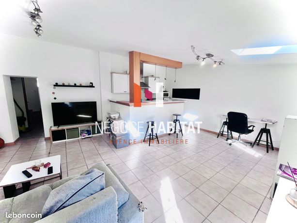 Immeuble 125 m² Poussan