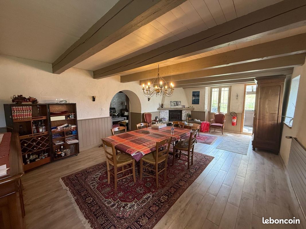Maison 7 pièces 180 m² · à Saint-Jean-de-Tholome · 180 m² · 540 000 €
