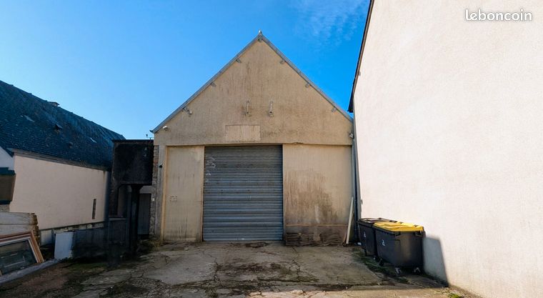 Parking/box 133 m² MONTEBOURG