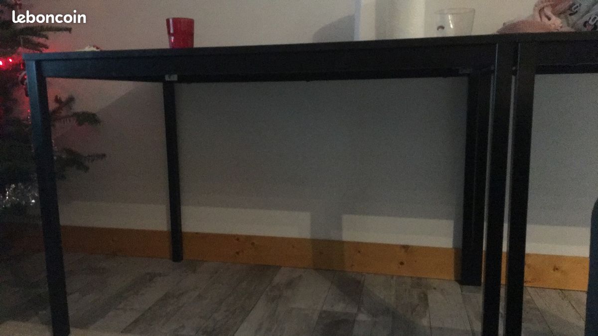 Lot de 2 tables noires ikea (image 1)