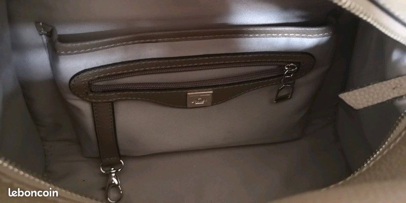 Sac à main trapèze ETRIER en cuir (image 4)
