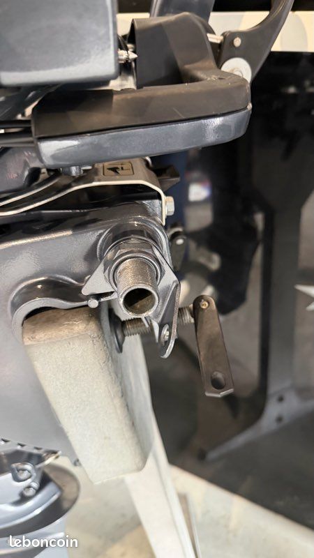 Moteur yamaha four stroke 15cv arbre court (image 10)