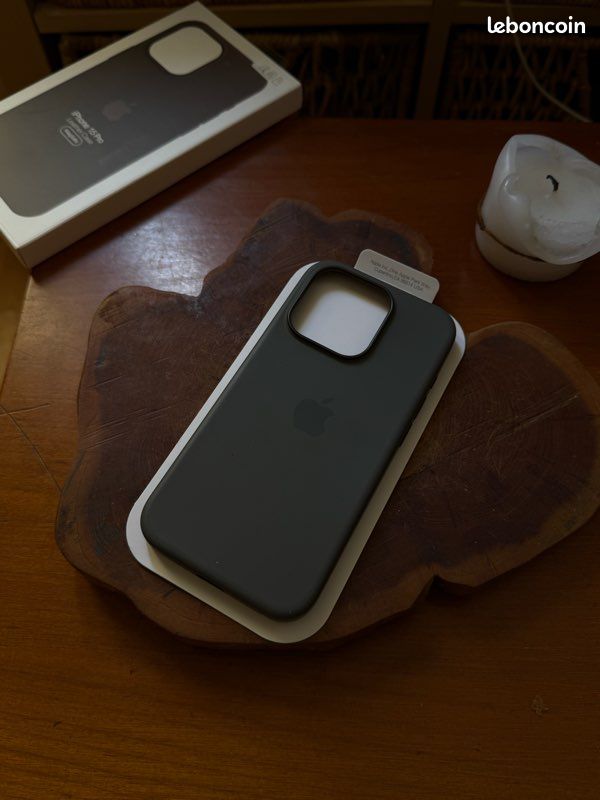 Coque iphone 15 pro (image 1)