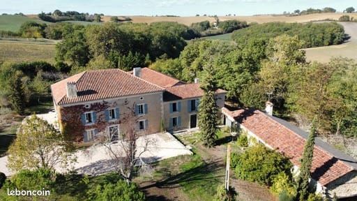 Maison 11 pièces 420 m² · à Vic-Fezensac · 420 m² · 900 000 €