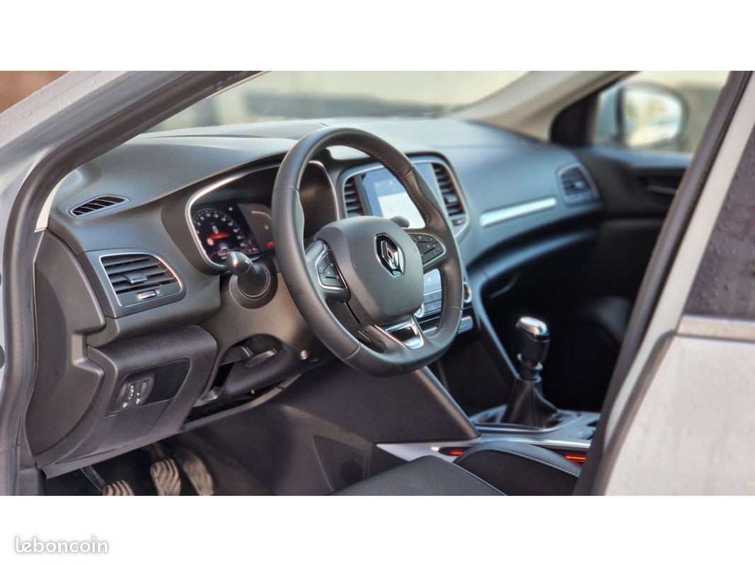 RENAULT MEGANE Mégane 1.5 Blue dCi - 115 2023 IV BERLINE Evolution PHASE 2 (image 20)
