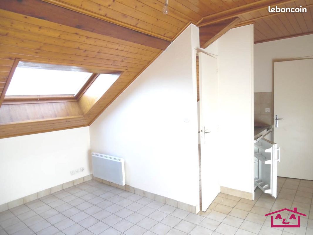 Appartement 1 pièce 17 m² · à Fontaine · 17 m² · 333 €