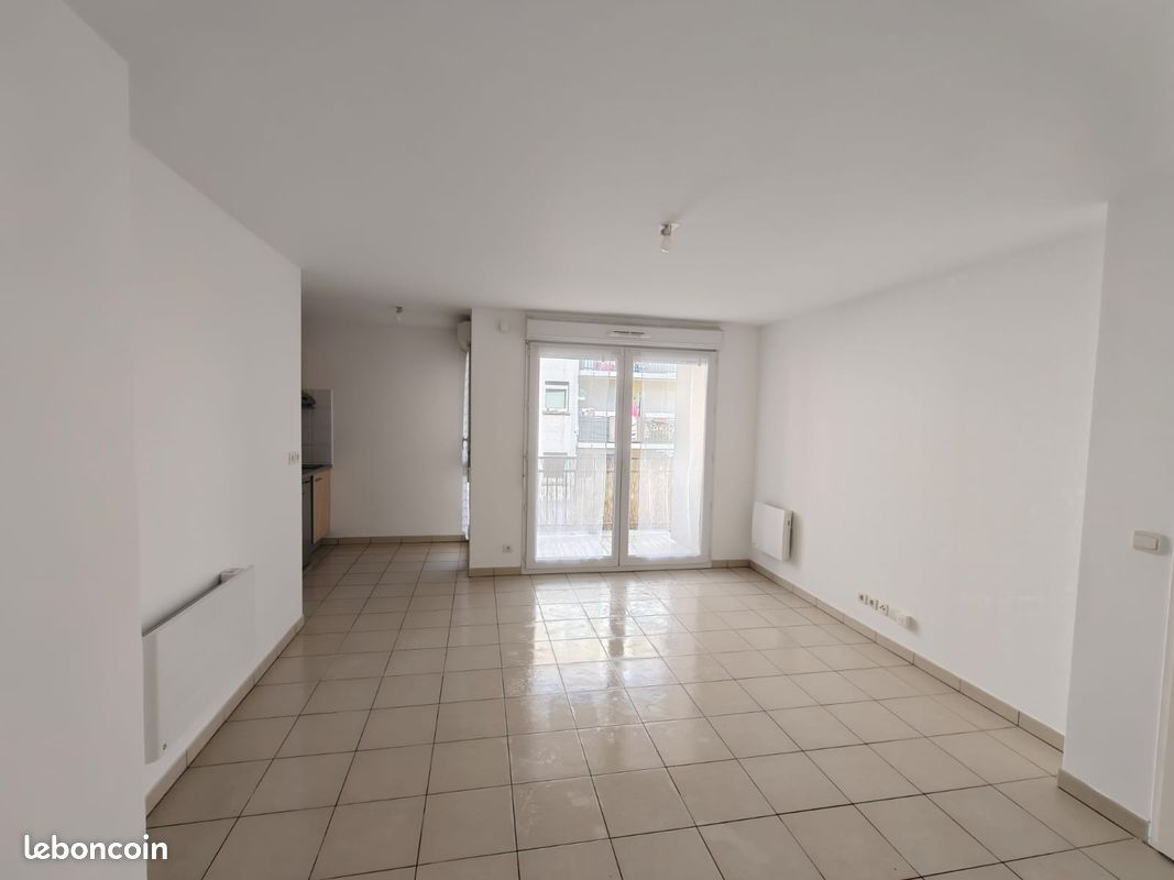 Appartement 2 pièces 44 m² · à Corbeil-Essonnes · 44 m² · 115 000 €