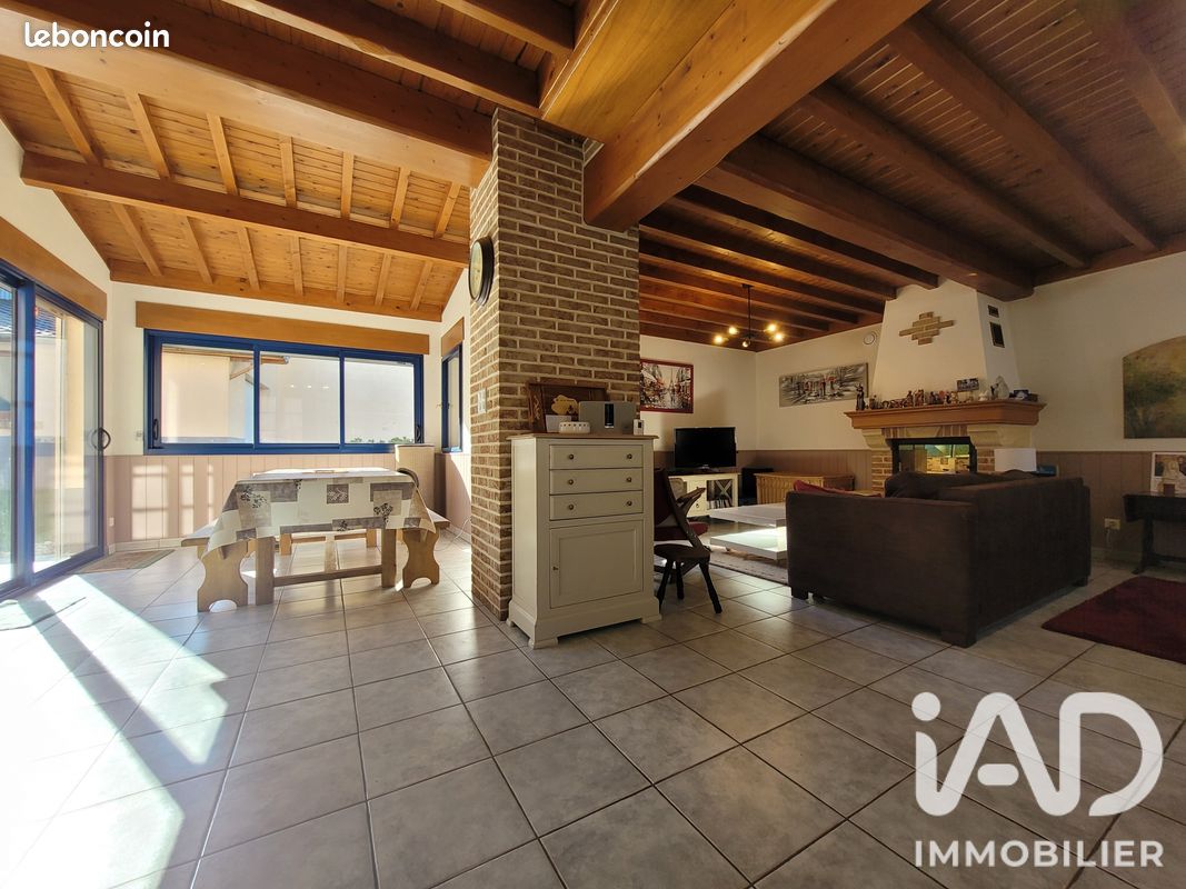 Maison 6 pièces 143 m² · à Bailleul · 143 m² · 219 000 €