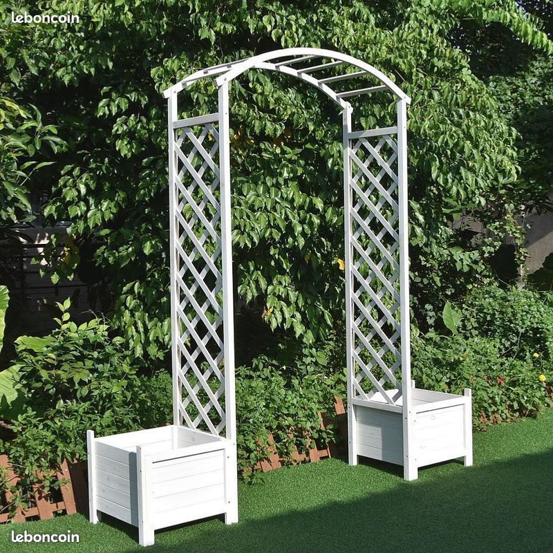 Arche de Jardin de 220 cm avec 2 Bacs Jardinière et Treillis Pergola pour Plantes Grimpantes avec Tubes Métalliques Portail Verrouillable Noir Arche de Jardin de 220 cm avec 2 Bacs Jardinière et Treillis Pergola pour Plantes Grimpantes avec Tubes Métalliques Portail Verrouillable Noir
