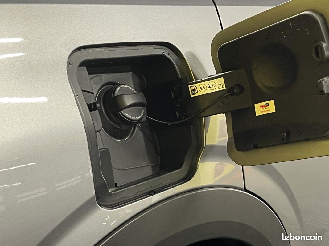 Peugeot 5008 allure hybrid 145ch e-dcs6 7 places / camera 360° faible kilometrage (image 7)