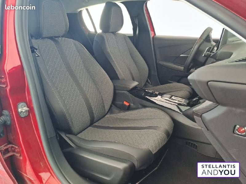 Peugeot 208 Hybrid 100 e-DCS6 Allure (image 14)