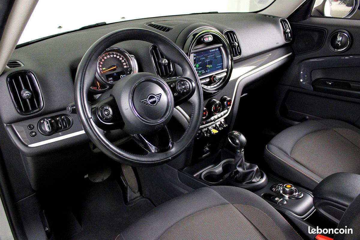 Mini COUNTRYMAN COOPER SE 136CH + 88CH BUSINESS ALL4 BVA (image 2)