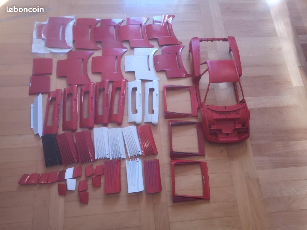 Pièces métalliques F40 et Testarossa Pocher 1/8 différentes (image 10)